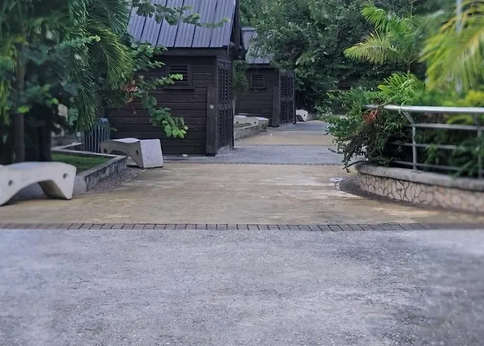 Peaceful Ambiance Awaits At Turtle Tower Apartamento